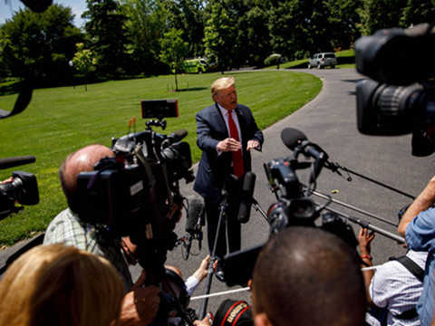 配资平台最新消息 “对等关税”背后的强盗逻辑，特朗普政府如何误判价值链和产业回流？|解码特朗普关税